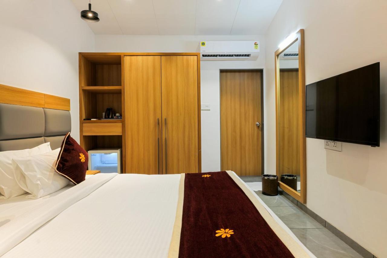 Gold Beach Villa Daman Dış mekan fotoğraf
