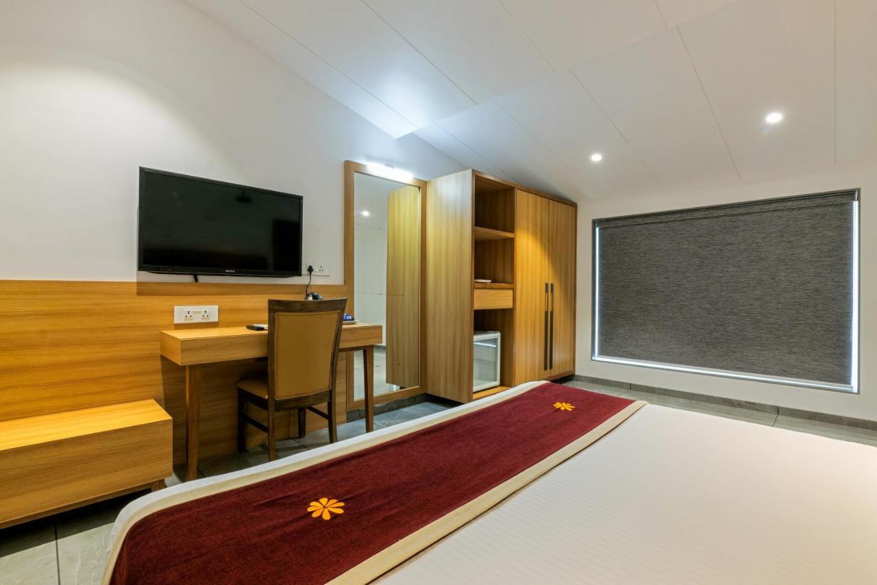 Gold Beach Villa Daman Dış mekan fotoğraf
